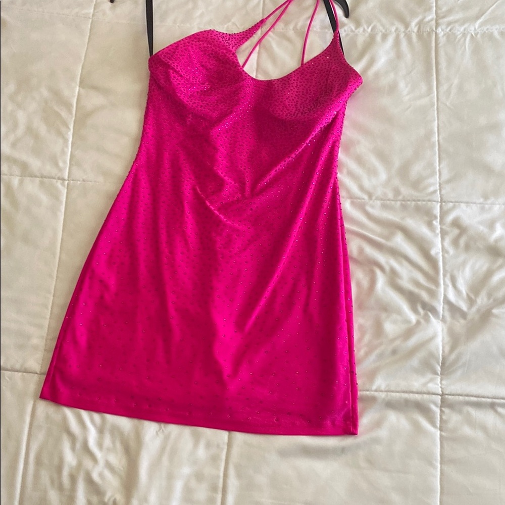 Elegant Pink Homecoming Dress with Sparkling Details